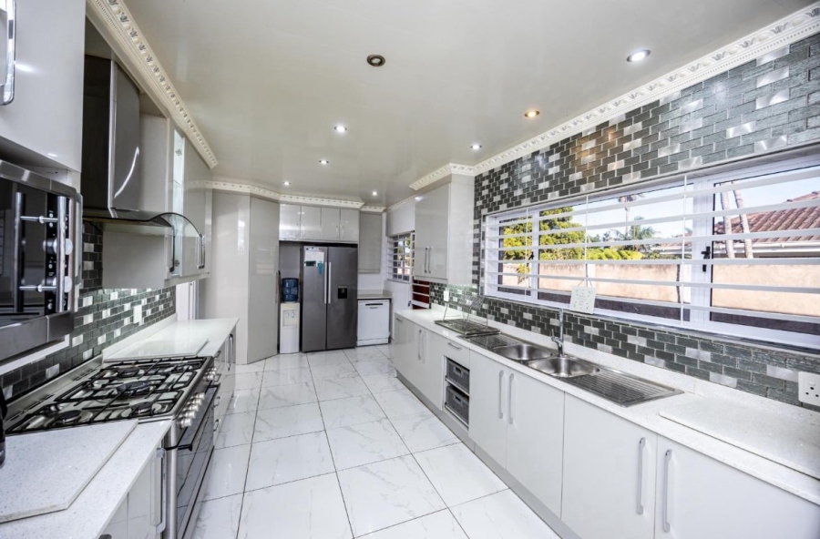 5 Bedroom Property for Sale in Baysville Eastern Cape